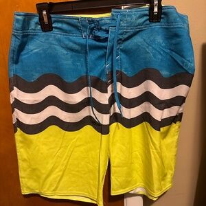 O’Neill men’s board short size 33